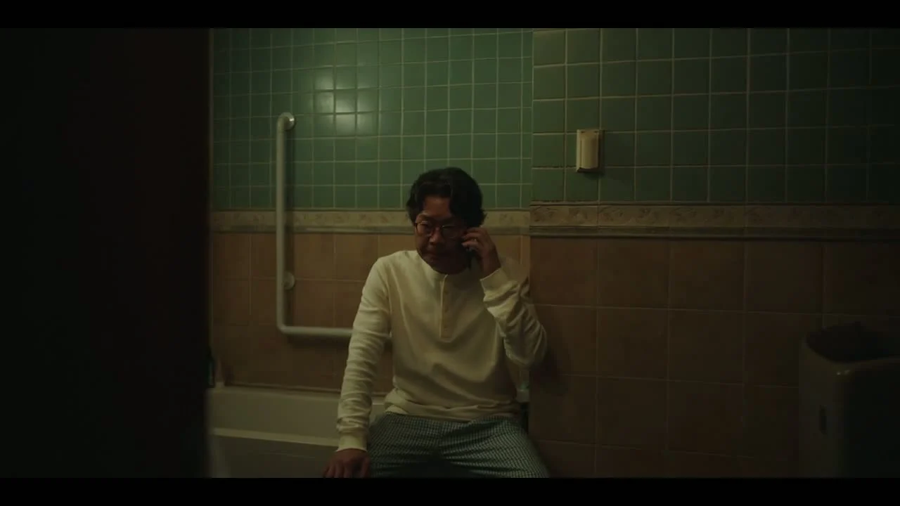Кадры из сериала Люби меня 9 серия 1 сезон (2025)